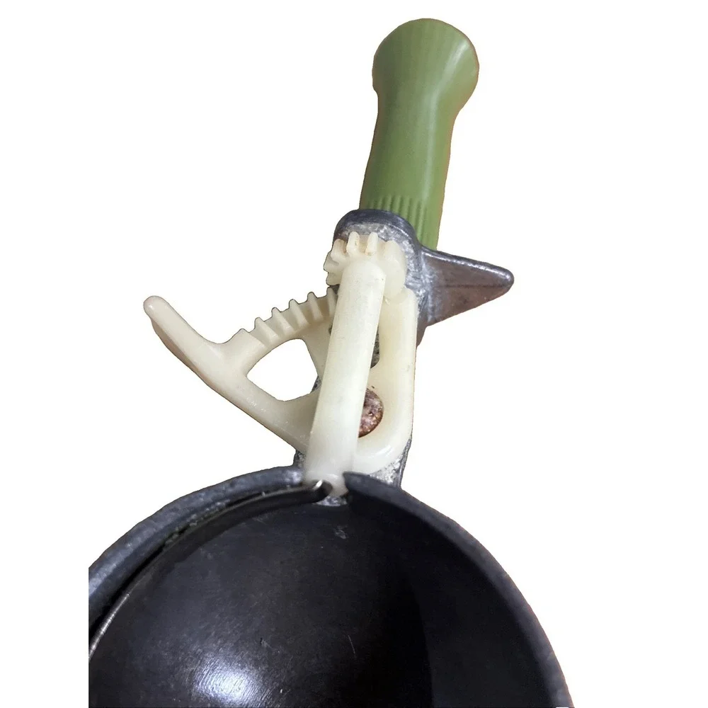 Vintage Disher Ice Cream Scoop Green Handle Bonny Products USA Size 16 2.5